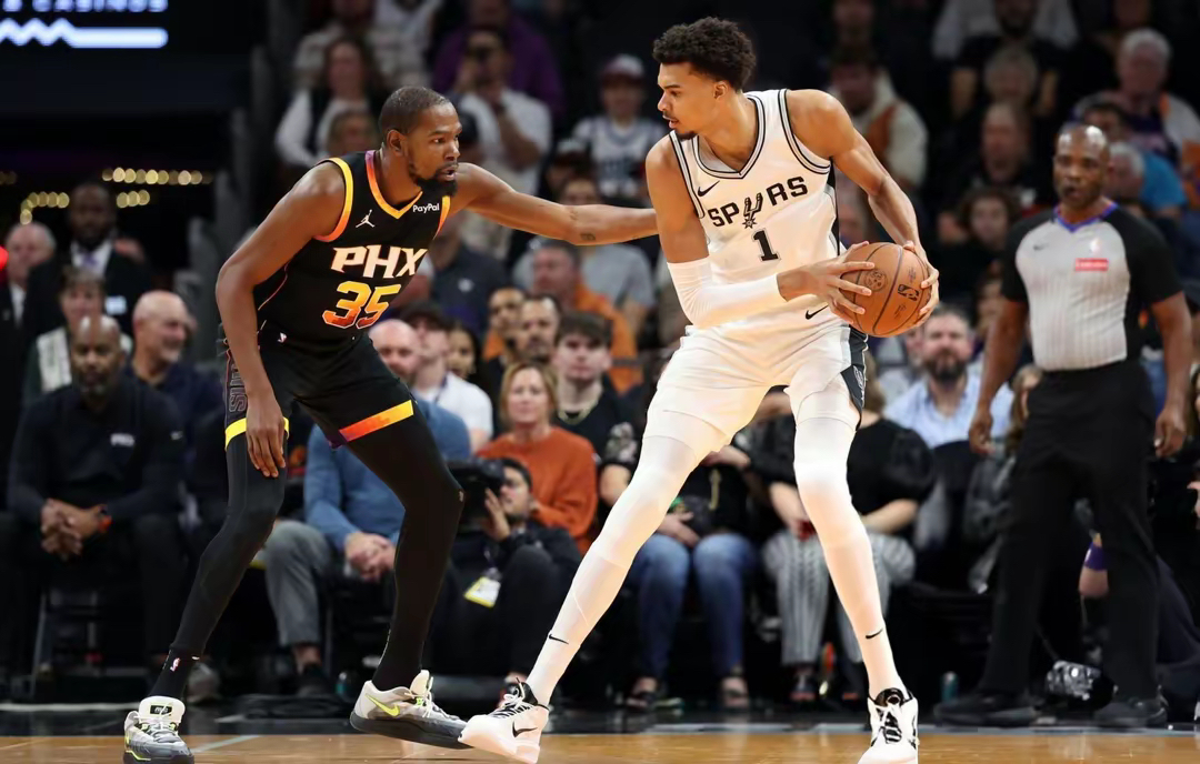 波兰男篮逆转篮网B队，布克打破历史纪录的简单介绍