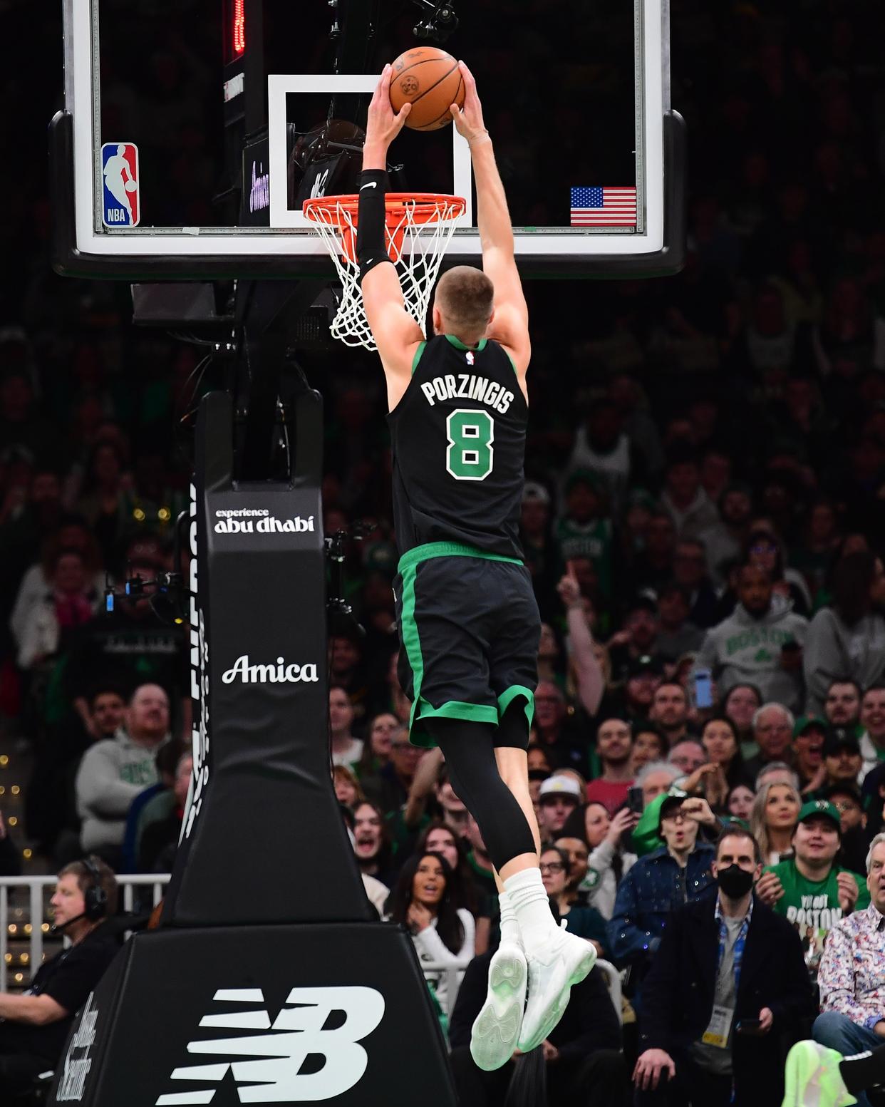 关于奇才横扫快船，波尔津吉斯高光表现的信息