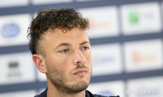 包含那不勒斯遭遇恶性伤病，前景堪忧的词条