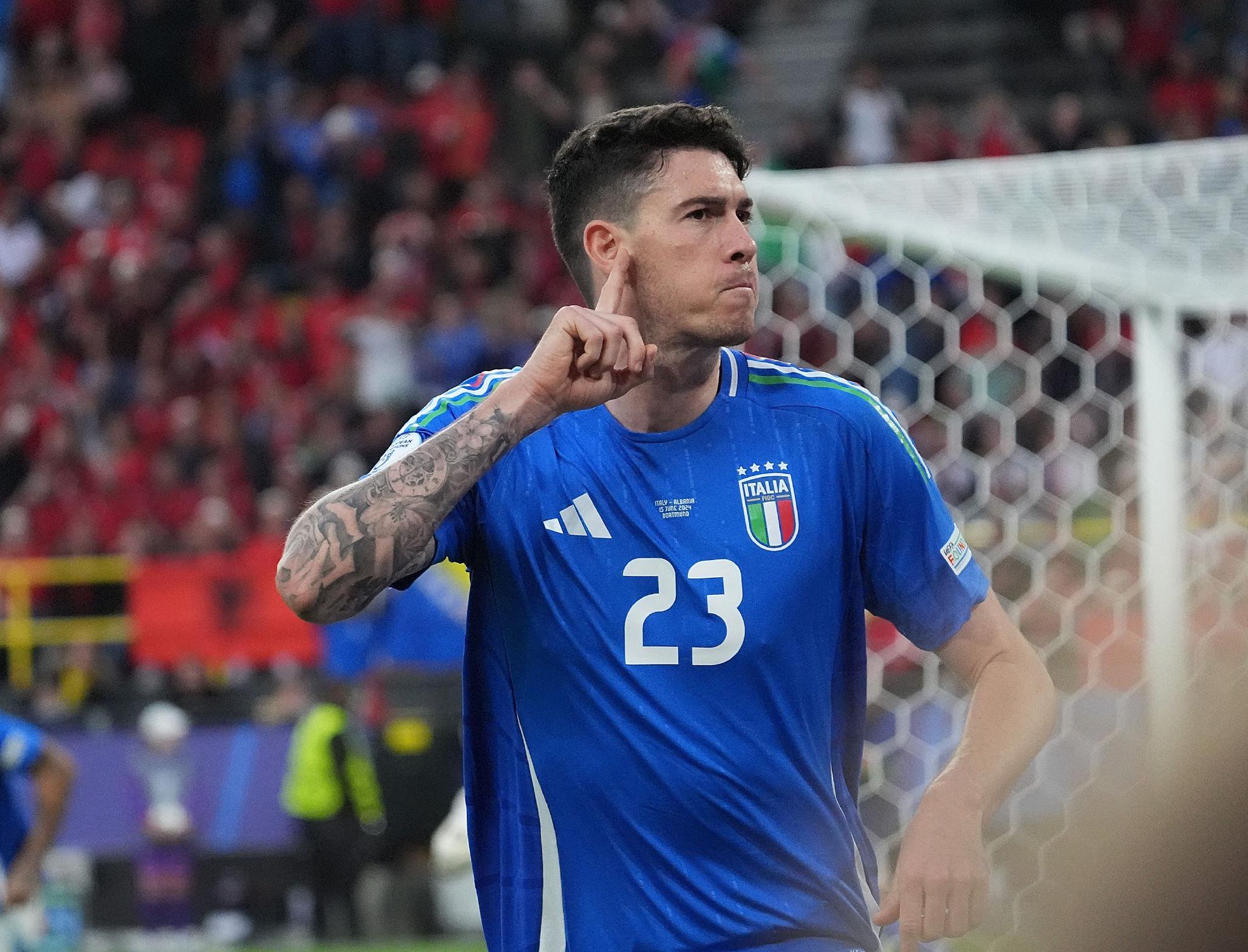 关于意大利队遭遇出乎意料的挑战的信息