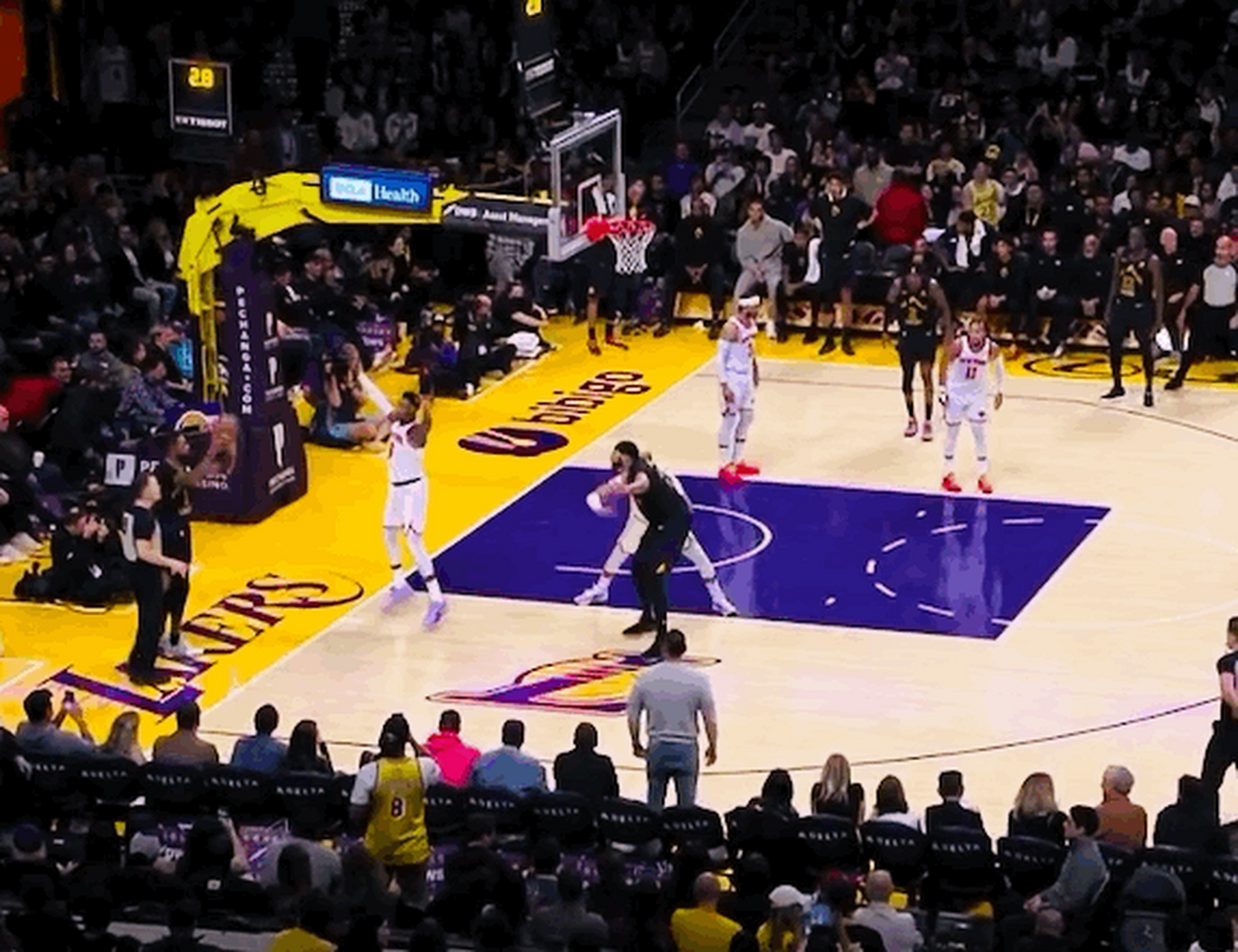 LOL英雄联盟直播-包含湖人队豪取胜利，全队精神抖擞的词条