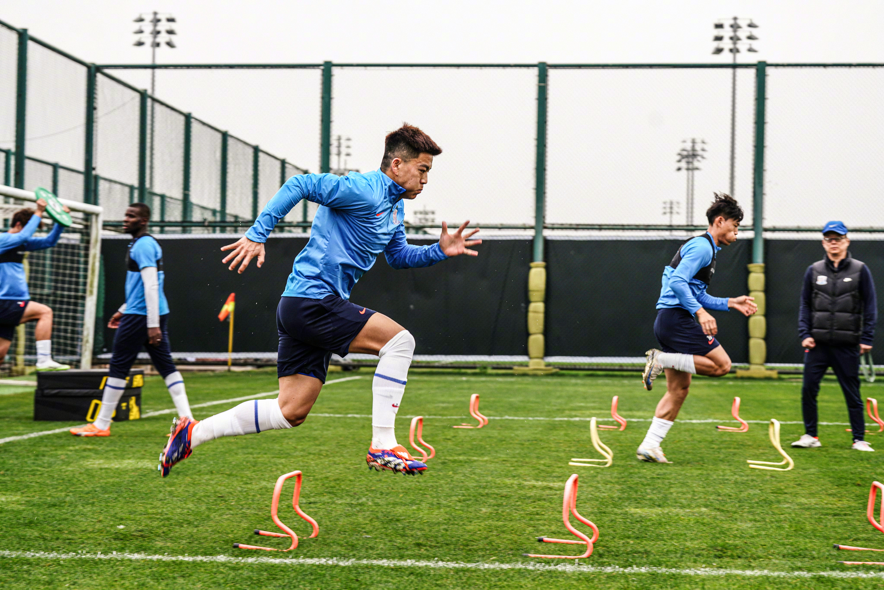 LOL英雄联盟投注竞猜-包含球员在训练中砥砺前行，朝着目标迈进的词条