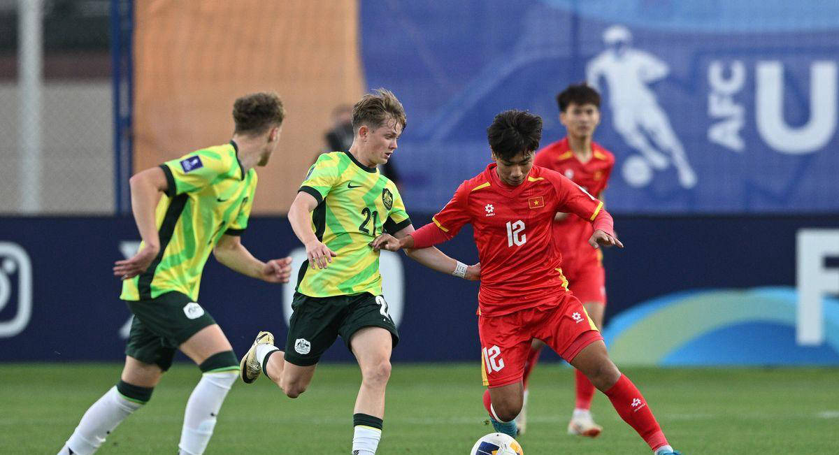 包含亚洲球队新秀异军突起，受到瞩目的词条