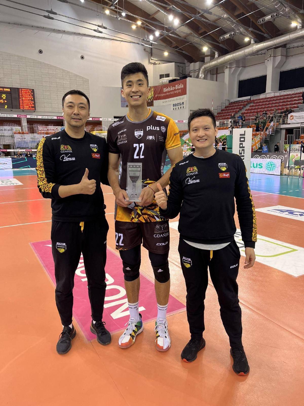 波兰队逆转英格兰队，张继科关键制胜的简单介绍