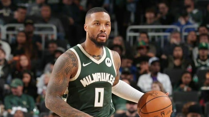 LOL电竞动态-雄鹿绝杀灰熊，恩比德高光表现的简单介绍